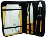 Kit Churrasco com avental e 4 peças de metal, em estojo sintético.