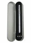 Caneta metálica com lanterna, laser pen e bastão styllus pressiona tablets e telas touch screen, acompanha estojo em metal.