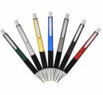 Caneta de metal quadrada.