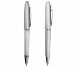 Caneta de plástico.