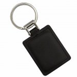 Chaveiro de metal, detalhe de couro sintético.