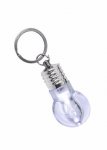 Chaveiro em formato de lâmpada, com lanterna.