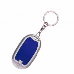 Chaveiro lanterna de plástico.