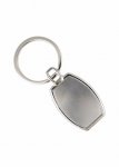 Chaveiro de metal, com detalhe na cor prata escovado nas duas faces.