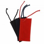 Veludo para pen drive e chaveiro.