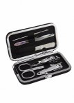 Kit manicure com 6 peças e estojo de couro sintético.